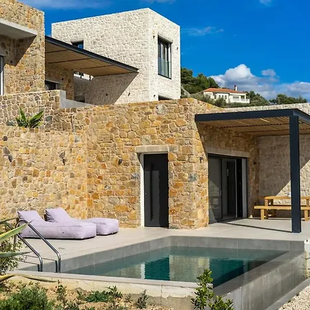 Nauplie * Pirgiotika