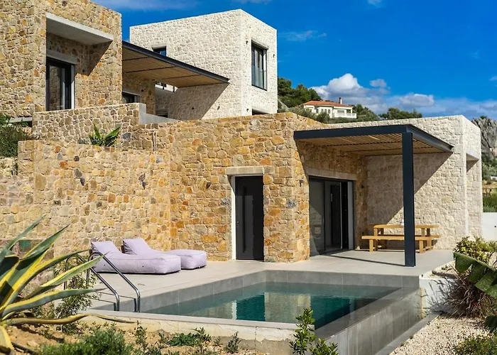 Naupliē * Pirgiotika